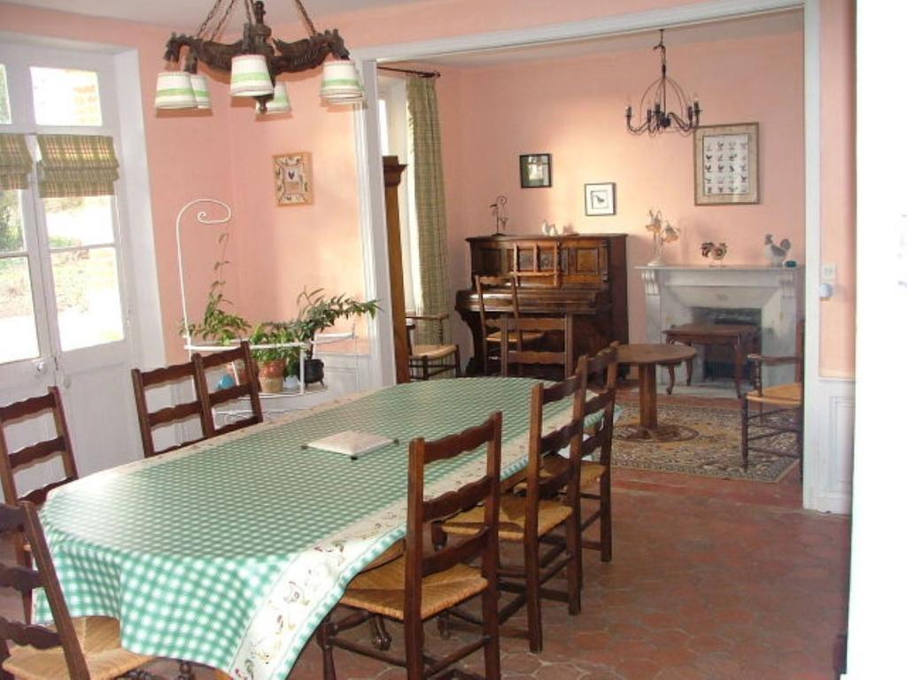 Bed and Breakfast Chez Francine Et Xavier Froissy  Екстер'єр фото